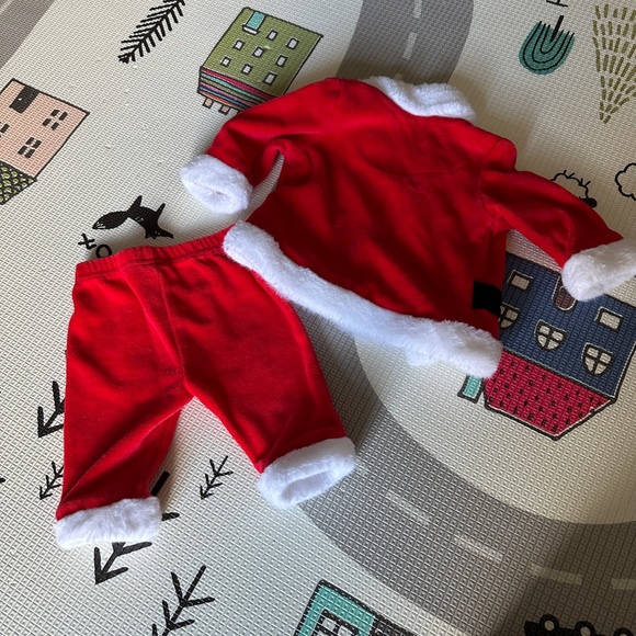 My first Christmas set with hat - Picture 3 of 5